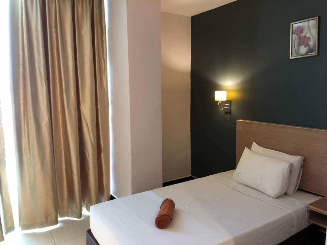 The Room Hotel Miri Kamer foto