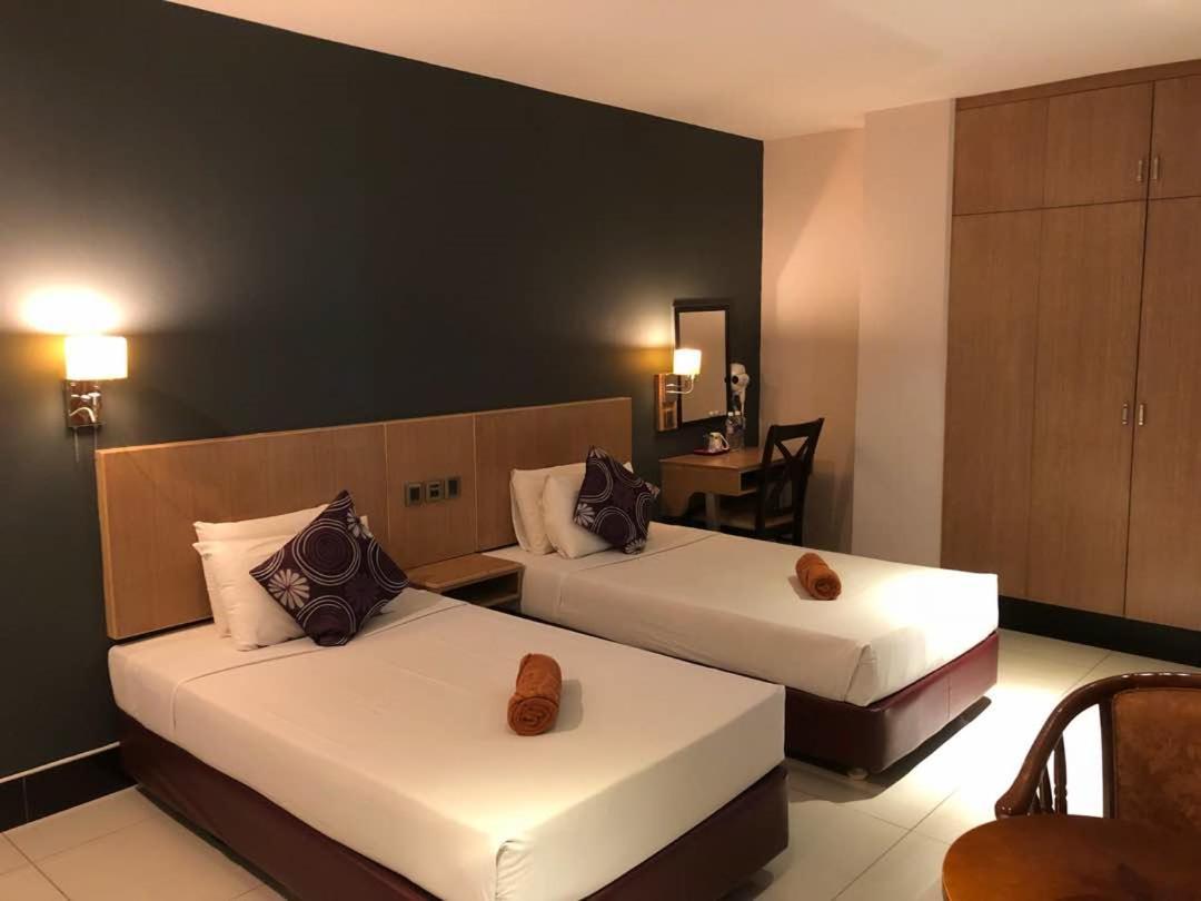 The Room Hotel Miri Kamer foto