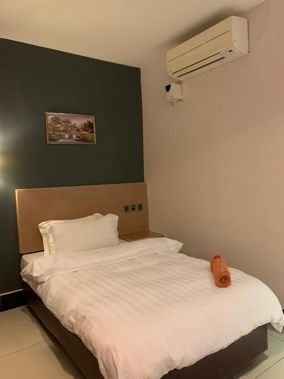 The Room Hotel Miri Kamer foto