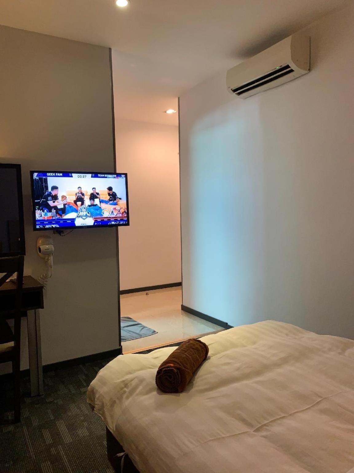 The Room Hotel Miri Kamer foto